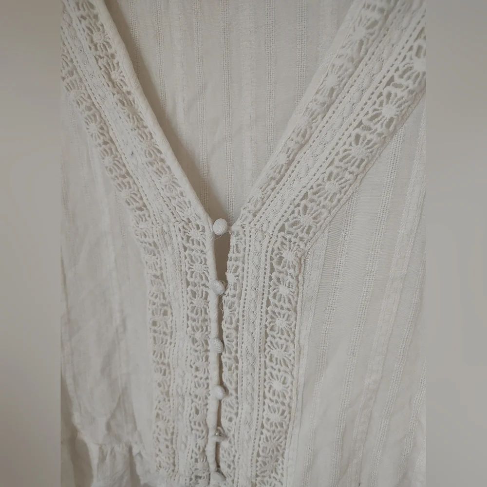 Cropped Tank 🤍 - Picture 3 of 4